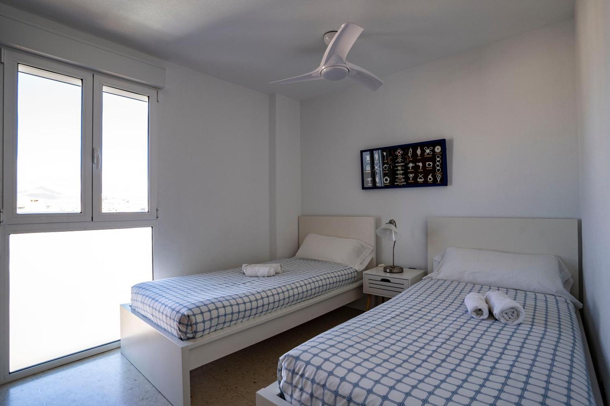 Apartamento Faro Blanco Alicante Bagian luar foto